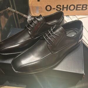 Bruno Marc Black Dress Shoes - 8.5 New in Box